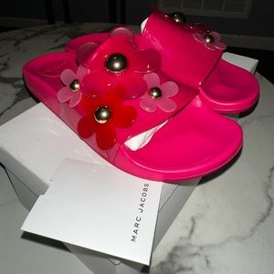 Marc Jacobs hot pink floral slide!